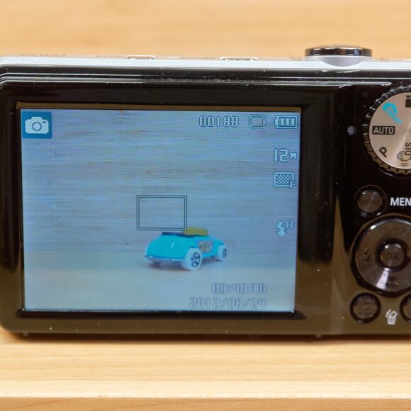 Samsung PL100 12.2MP Digital Camera, front LCD Display for selfie and Kids photo - Picture 5 of 9